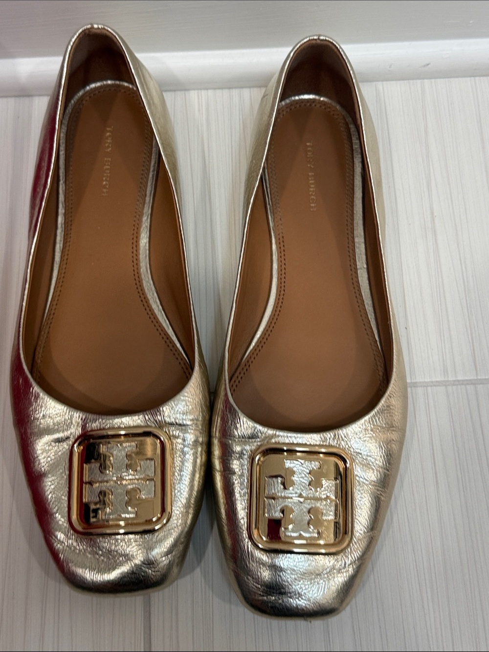 Tory Burch Metallic Gold Logo Ballet Flats - Picture 3 of 7